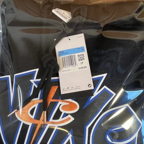 Nike
Pull over hoody
Lil Penny Hardaway - Picture 6 of 12